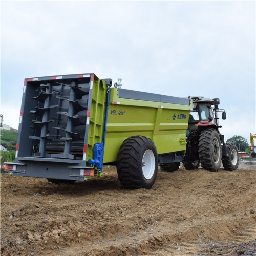雨林拖拉机撒粪机 小型农田撒肥机视频