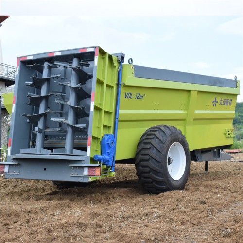 雨林拖拉机牵引式洒粪机 大型立式绞龙撒粪车
