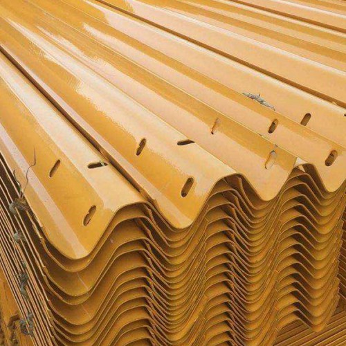 喷塑波形护栏板厂家 	 喷塑波形护栏板供应 浸塑喷塑波形护栏板