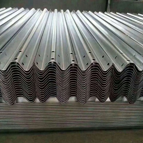 波型护栏板厂家 防撞波形护栏 喷塑波形护栏板