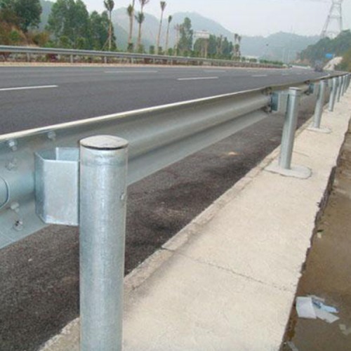 镀锌护栏板 高速公路波形护栏板 波形护栏厂家直销