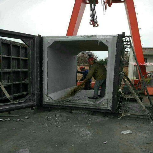 排水箱涵模具 电力箱涵模具 雨水方涵管廊模具操作原理