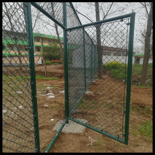 羽毛球场围网 网球场围网施工报价 供应体育场围网