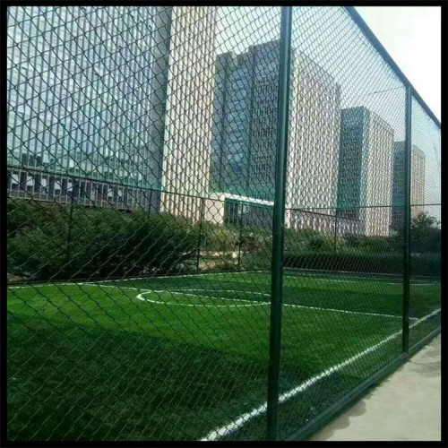 操场围网多少钱 球场栅栏