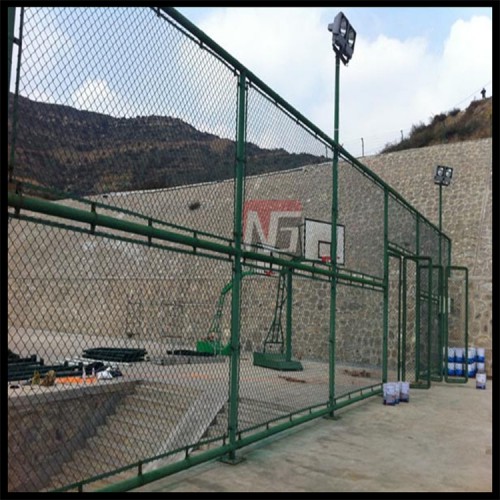 网球场围网护栏 球场专用围栏网厂家