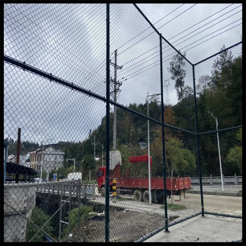 球场铁丝网 体育场围网体育场围栏