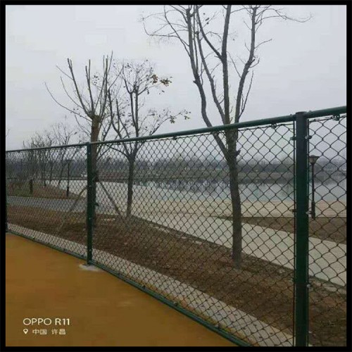 羽毛球场地围栏网_篮球场护栏网高度