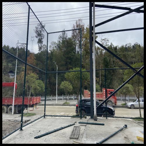 网球场的围网多少钱 体育围网 体育场围网体育围栏