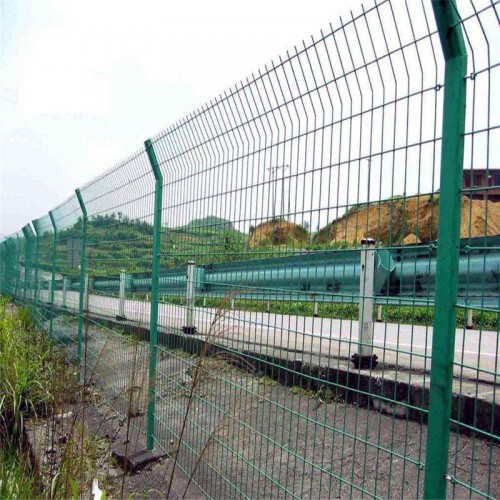 双边丝护栏网 高速公路护栏网 绿色圈地护栏网