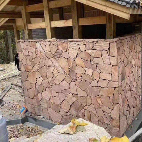 厂家供应红色片石铺路 垒墙石 浆砌片石 外墙碎拼片石价格