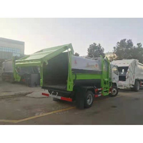 挂桶垃圾车
