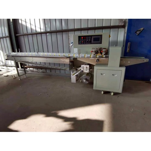 500型五金产品、玩具自动枕式包装机