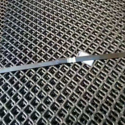 锰钢焊接筛网 锰钢圆孔焊接筛网 高温热处理锰钢焊接筛网