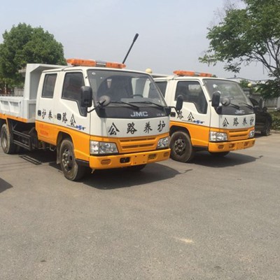 双排公路养护车