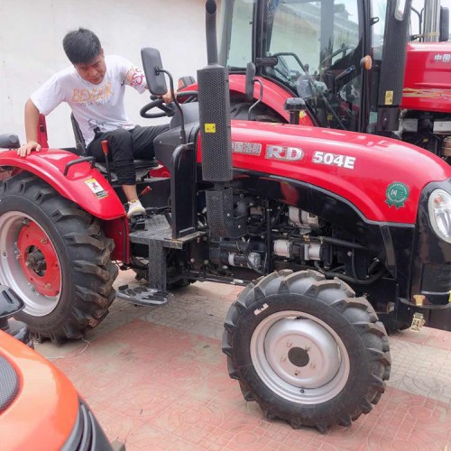 全新补后万年红504中型四轮拖拉机 强压耕田犁地机