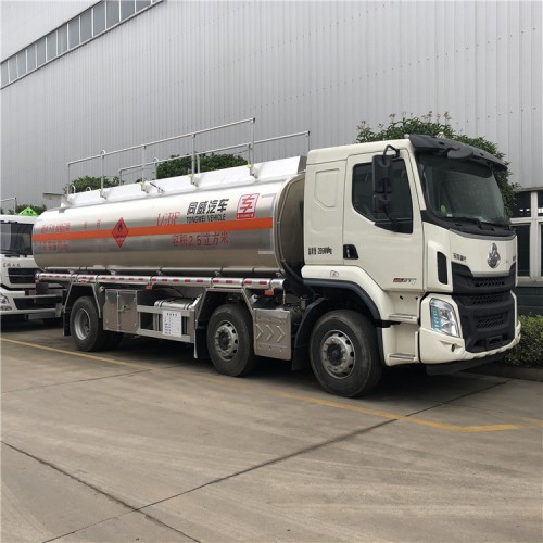 25立方三轴运油车