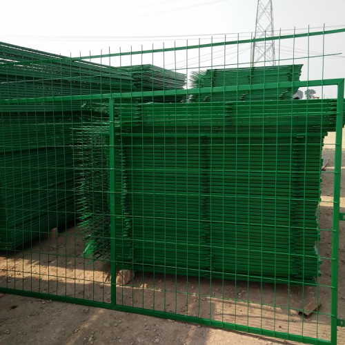 绿色铁丝网围栏 安平防盗铁丝围栏网厂家