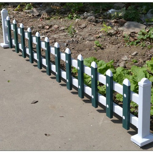 草坪护栏 塑钢护栏网 pvc护栏厂家