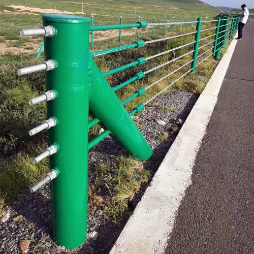 绿色缆索护栏 喷塑缆索围栏 道路缆索护栏网厂家