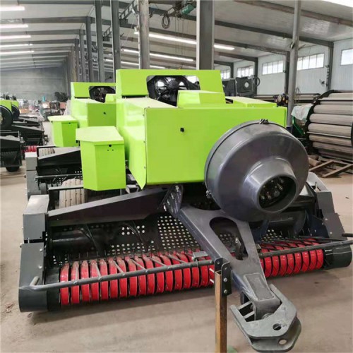 捡拾打捆机