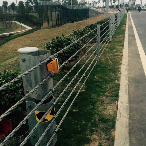 喷塑钢丝绳护栏 公路钢丝绳护栏 景区钢丝绳护栏
