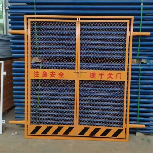 冲孔电梯门 施工人货梯防护门厂家