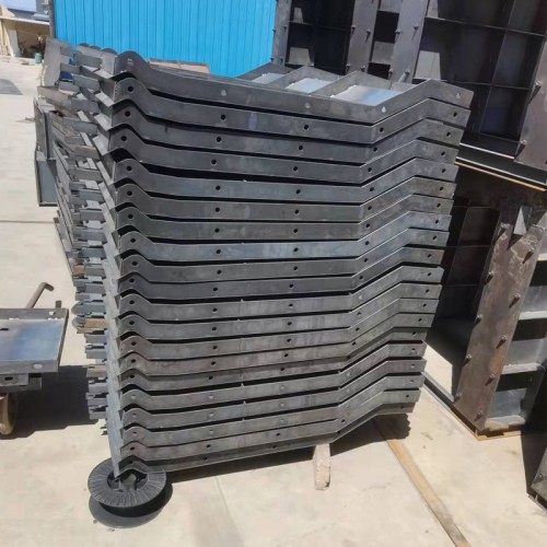 隔离墩模具 防撞墙模具 公路防撞钢模具