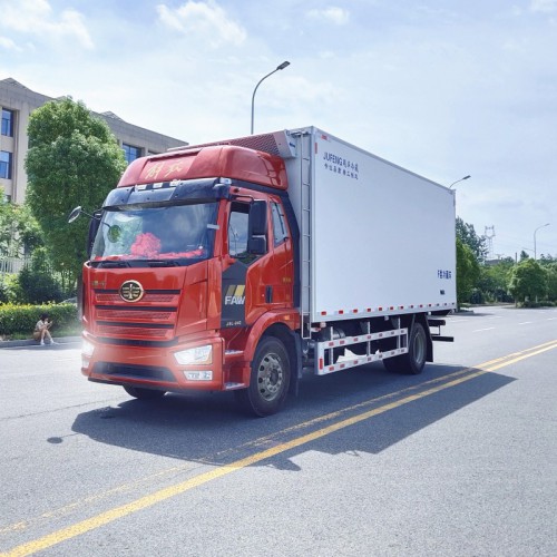 6米8冷藏车厂家 蔬菜水果肉钩7米7冷藏车 支持零首付包上牌