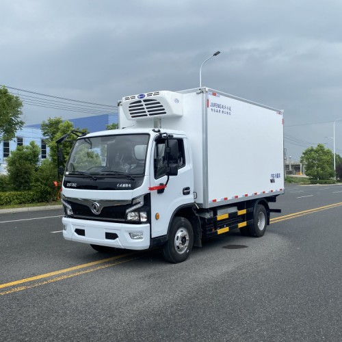 东风福瑞卡混动力 新能源4.2米电动冷藏车上绿牌城区不限行