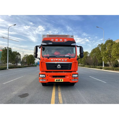 重汽汕德卡6.8米冷藏车 肉钩冷链运输 18吨不超重