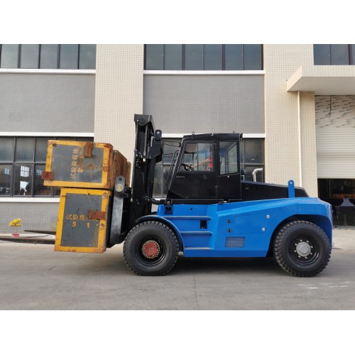 13.5吨叉车 13.5吨柴油重型叉车 视野良好