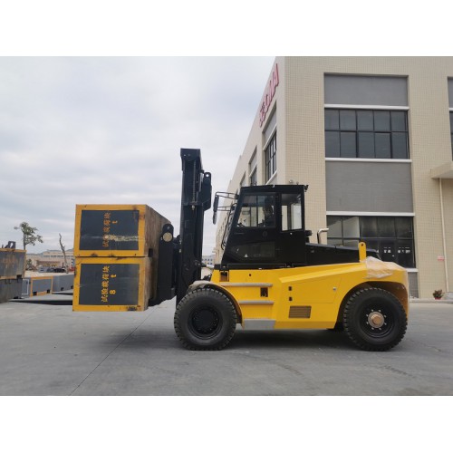 搬运13.5吨叉车-生产三级举升4.5米13.5吨重型叉车