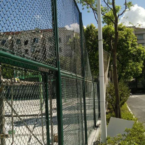 篮球场浸塑围栏网 3m高足球场防护网环华