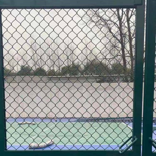 足球场护栏网 浸塑380丝网围栏