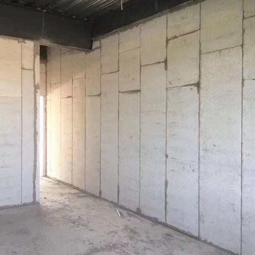 轻质复合隔墙板