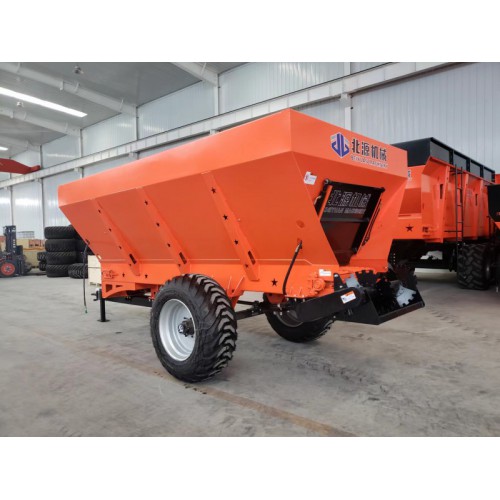 拖拉机带的散粪机