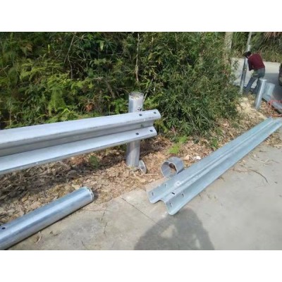公路专用护栏板
