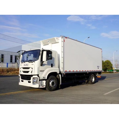 黄牌6米8庆铃五十铃巨咖冷藏车