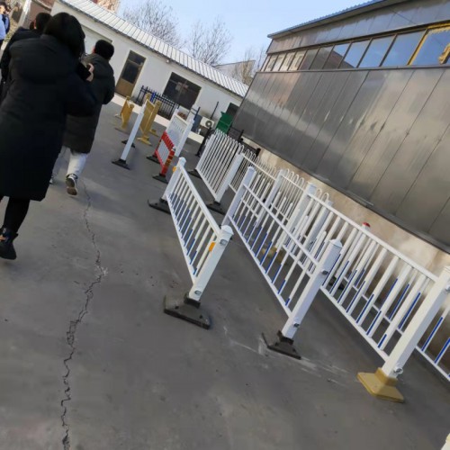 人行道城市交通栏