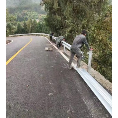 波浪型护栏板多少钱