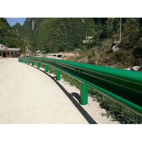 公路安装三波护栏多少钱一米