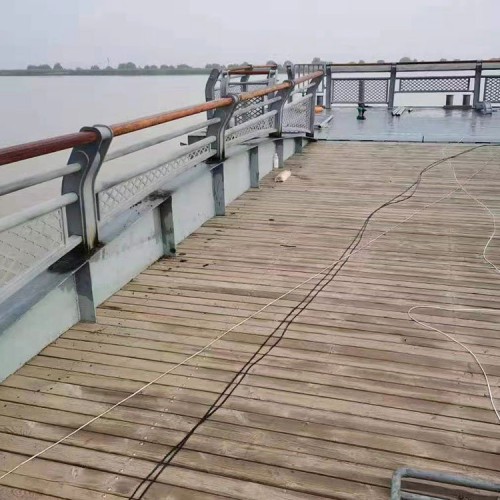 不锈钢桥梁防护栏