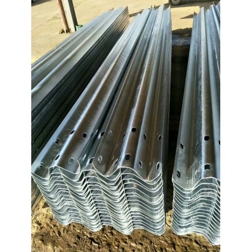 山区公路波形护栏