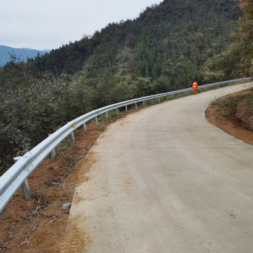 不易生锈的护栏多少钱一米