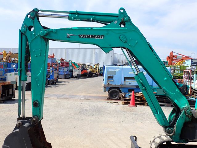 二手的小型挖掘机