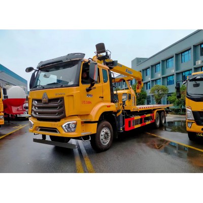 重汽豪沃后八轮平板带吊清障车 12吨随车吊清障车