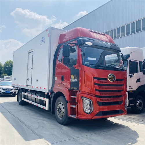 解放280马力 6.8米冷藏车价格