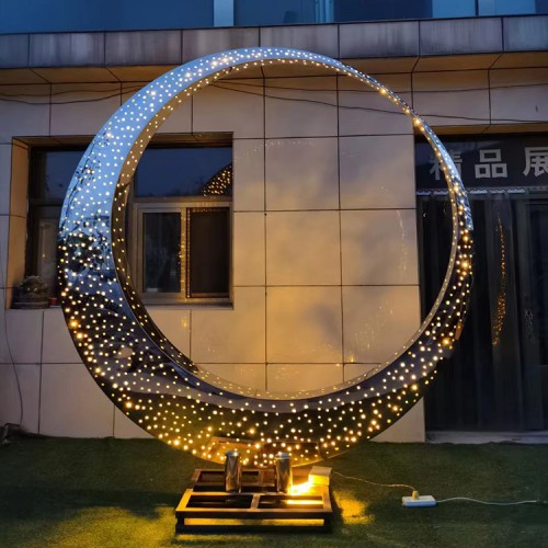 不锈钢月亮雕塑