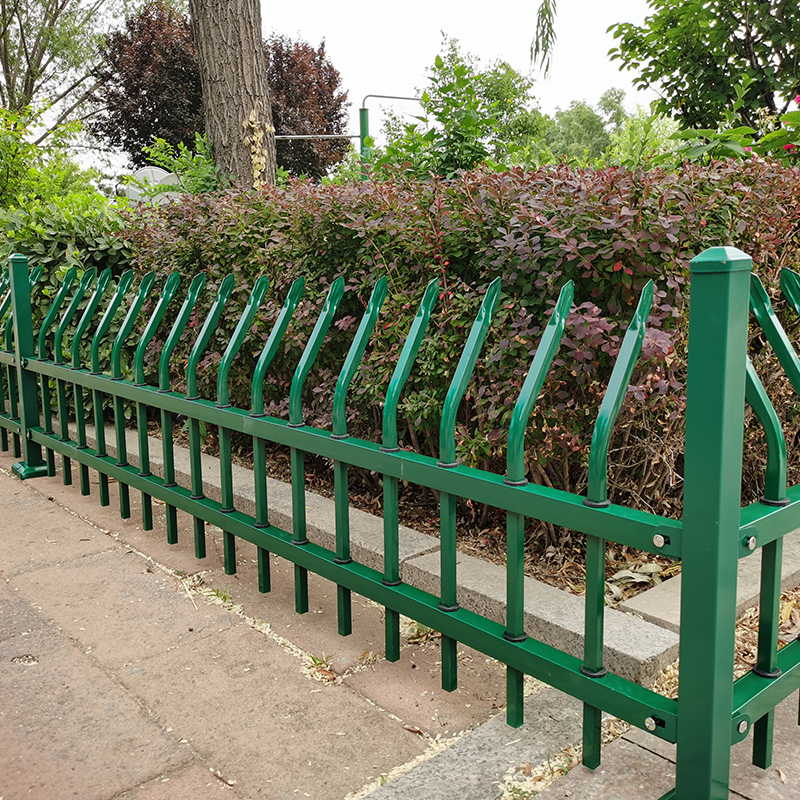 1花园草坪护栏