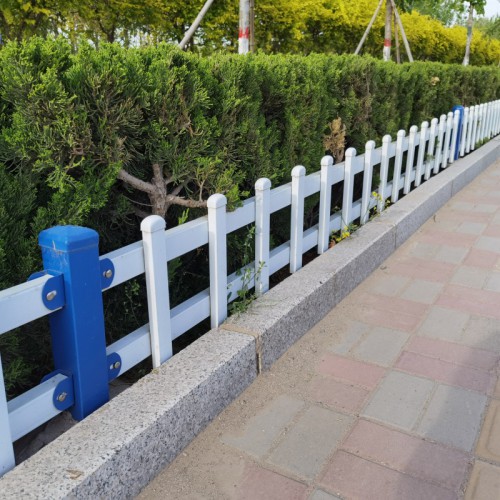 路边草坪护栏